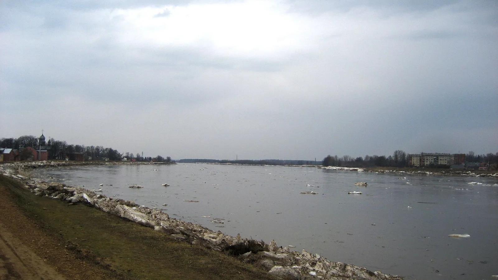 Daugava River at Jēkabpils in winter